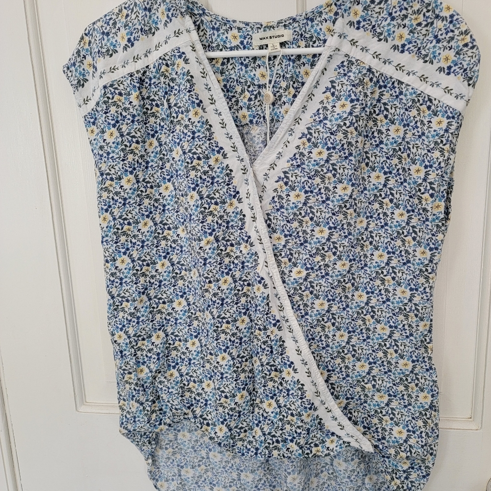 Floral blue sleeveless top max studio